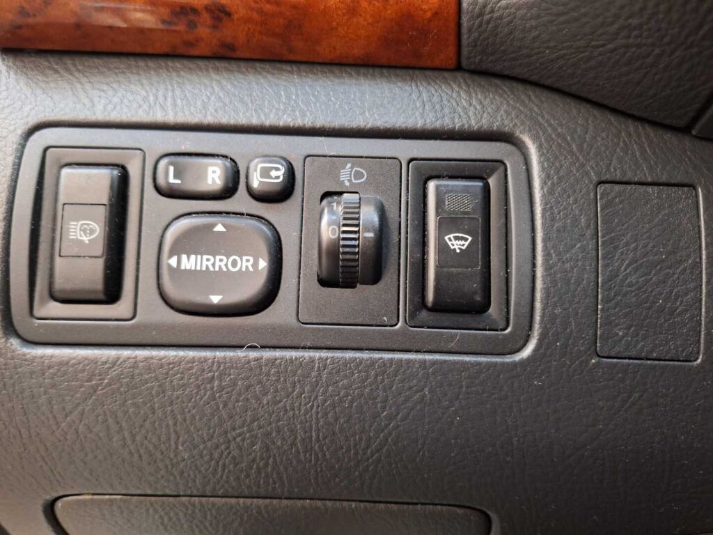 Toyota Avensis 2006 Hopea