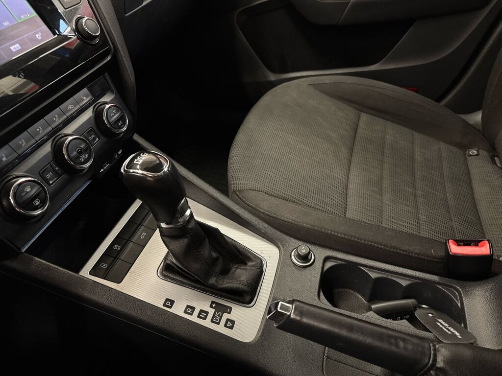 Skoda Octavia 2014 Sininen