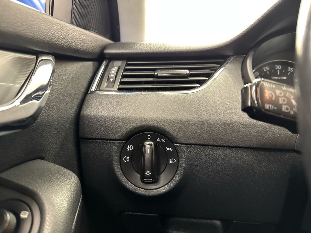 Skoda Octavia 2014 Sininen