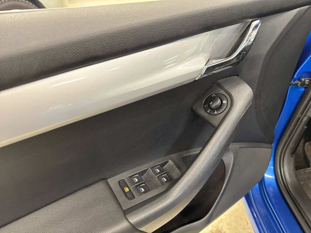 Skoda Octavia 2014 Sininen