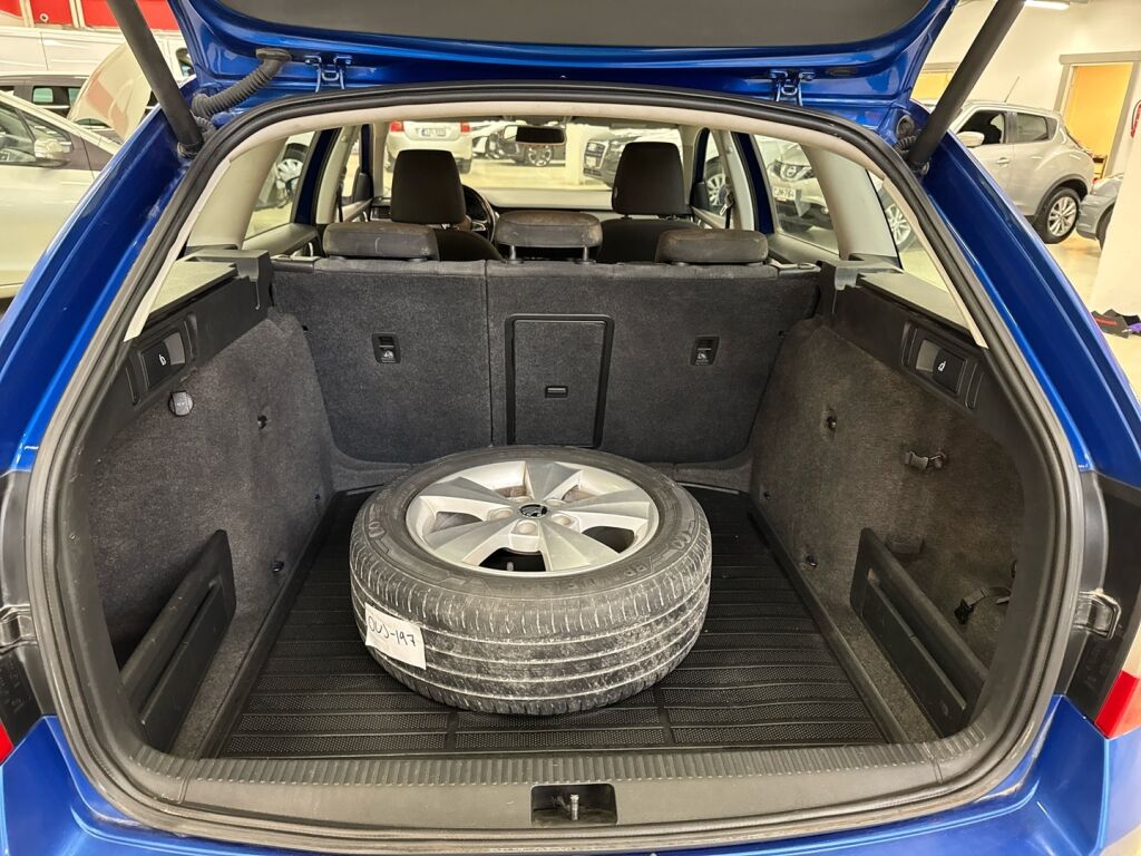 Skoda Octavia 2014 Sininen