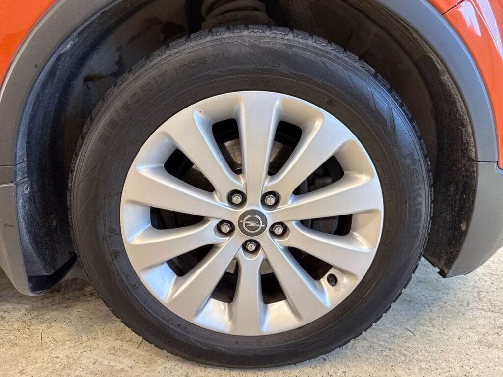Opel Mokka 2014 Oranssi