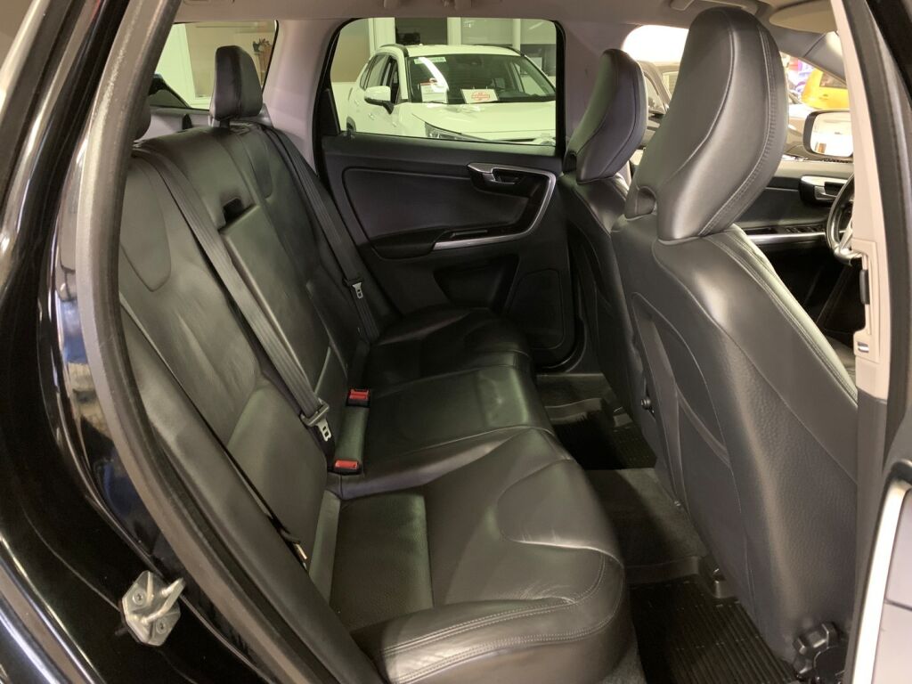 Volvo XC60 2014 Musta