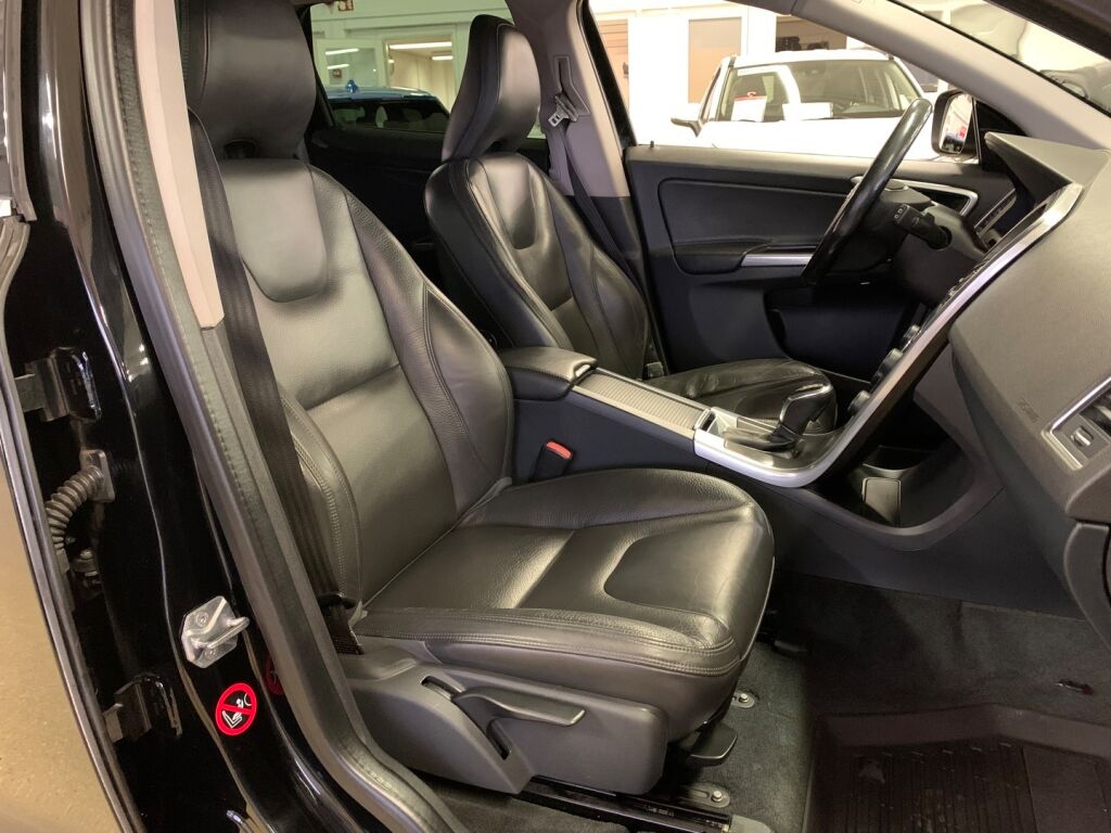 Volvo XC60 2014 Musta