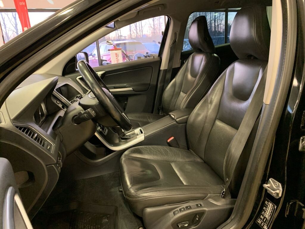 Volvo XC60 2014 Musta