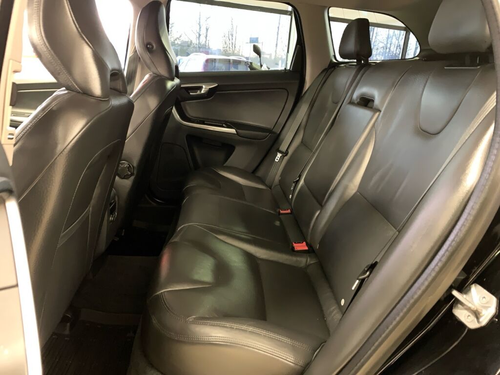 Volvo XC60 2014 Musta