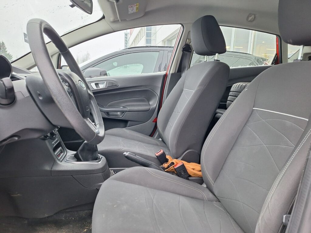 Ford Fiesta 2014 Punainen
