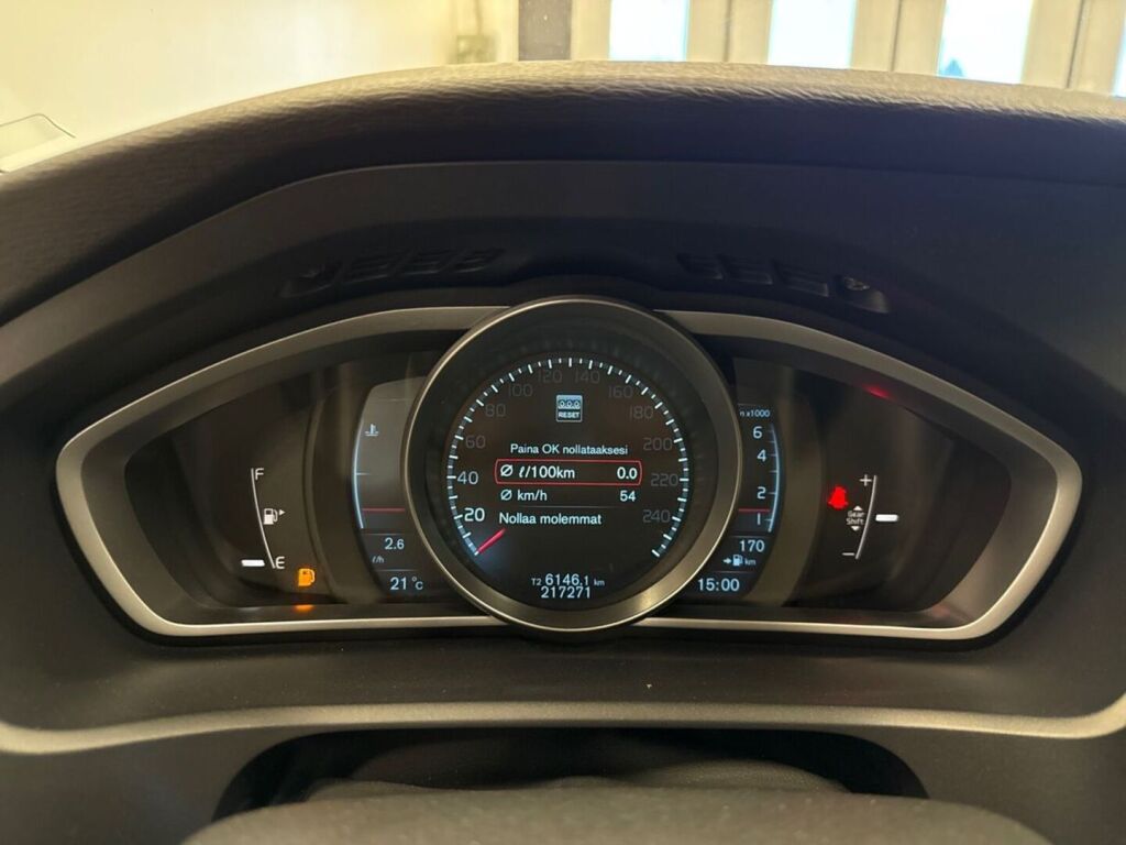 Volvo V40 2013 Musta