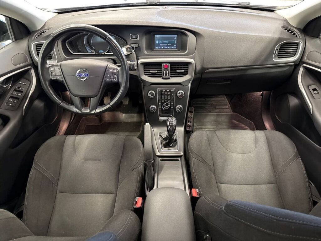 Volvo V40 2013 Musta