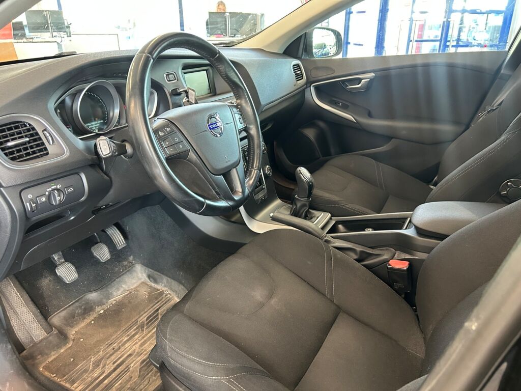 Volvo V40 2013 Musta