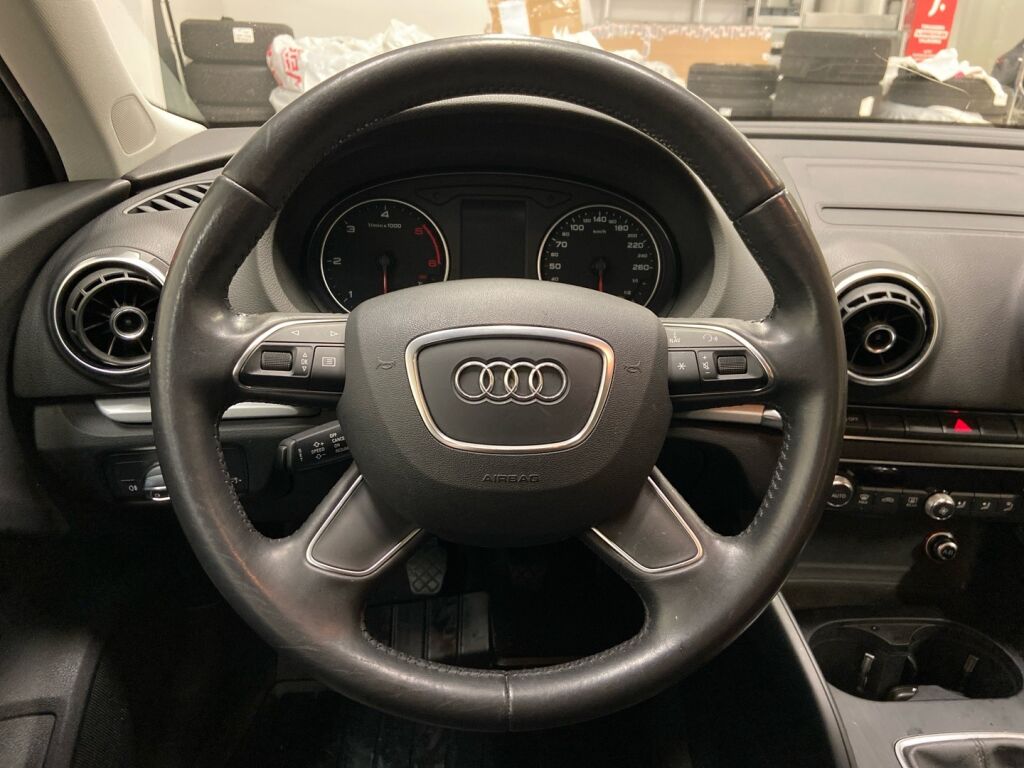 Audi A3 2013 Punainen