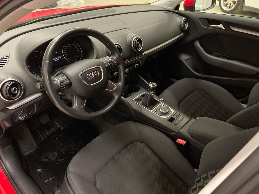 Audi A3 2013 Punainen