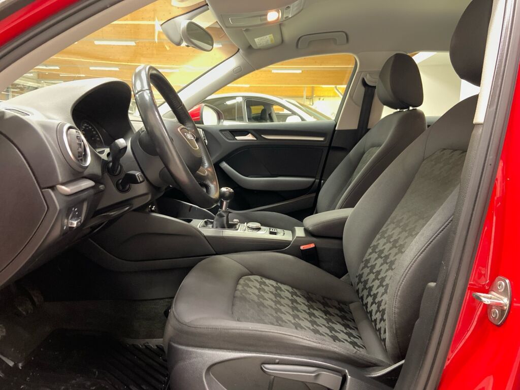Audi A3 2013 Punainen