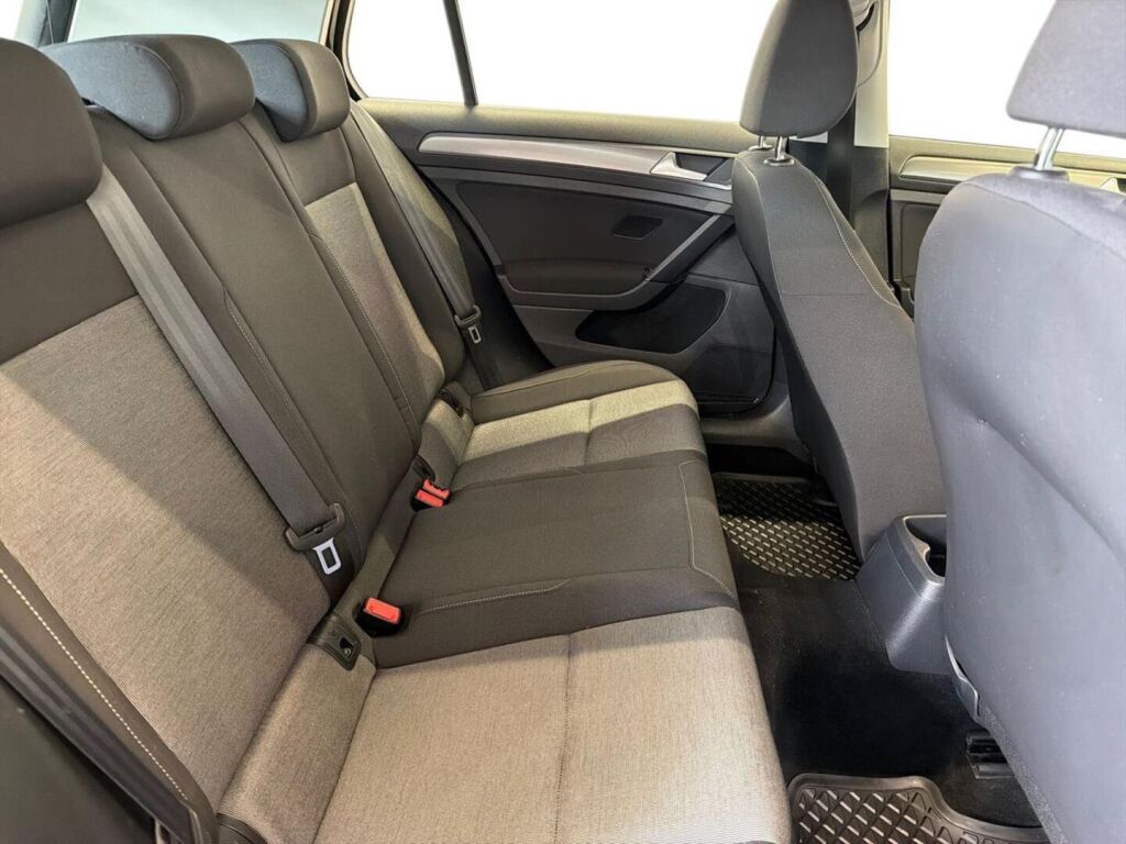 Volkswagen Golf 2014 Musta
