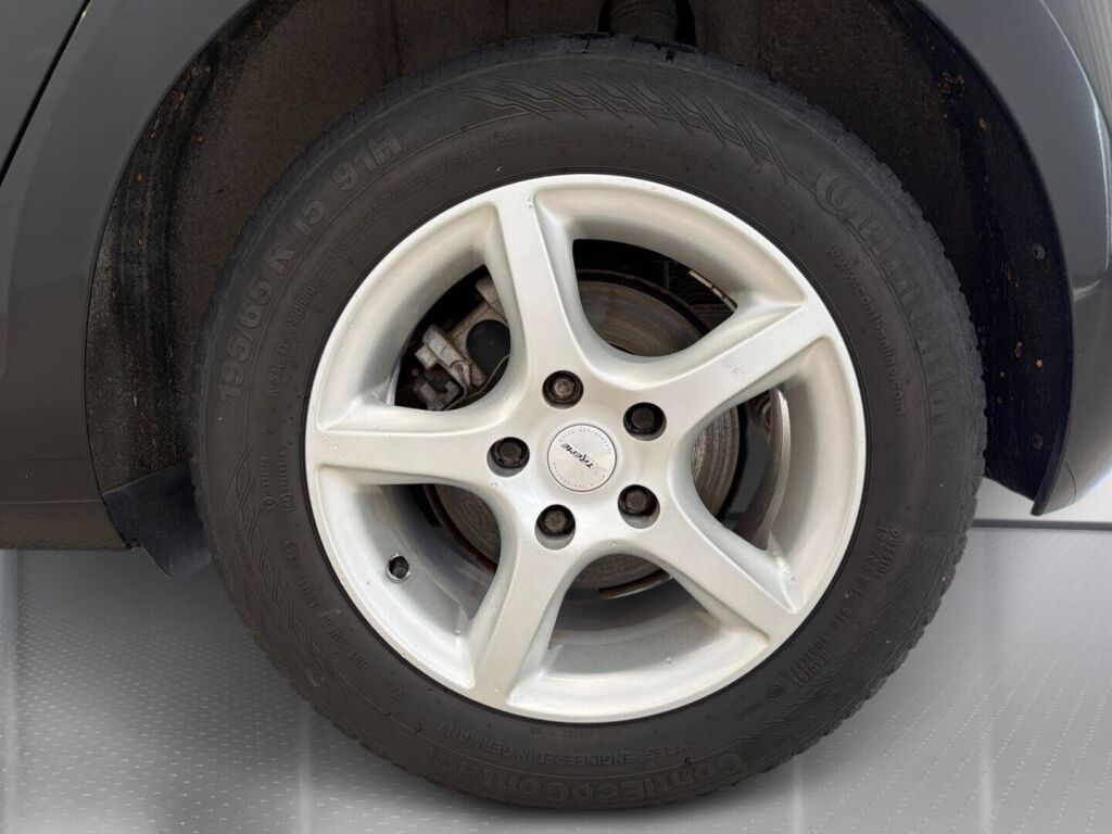 Volkswagen Golf 2014 Musta