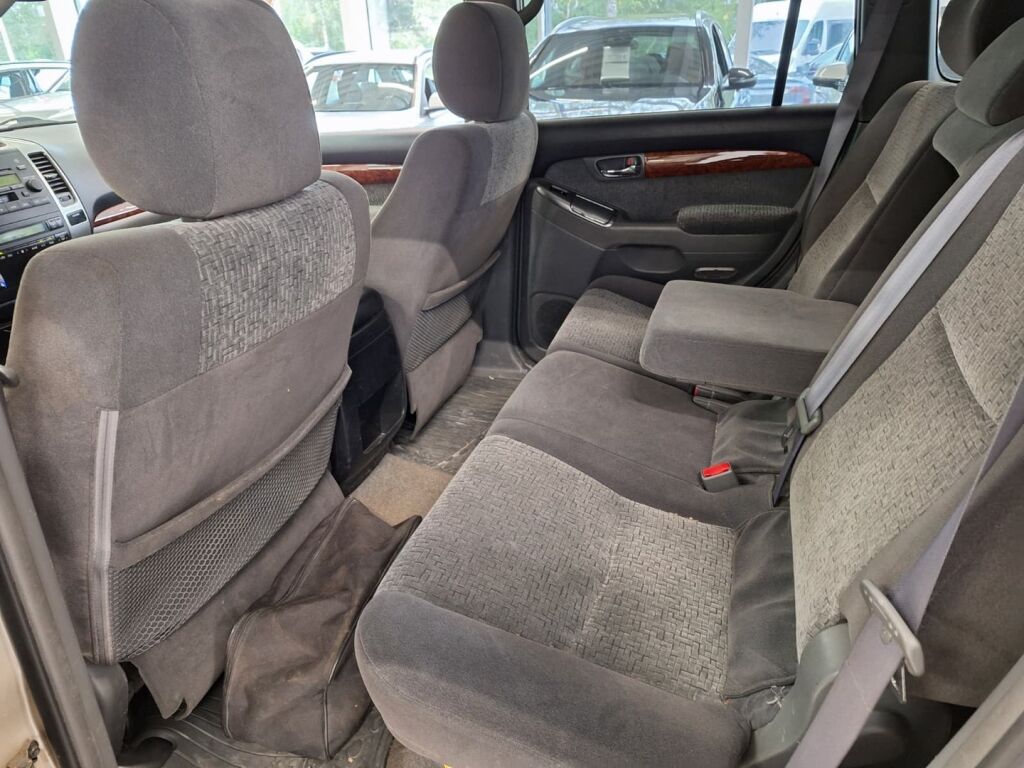 Toyota Land Cruiser 2007 Ruskea (beige)