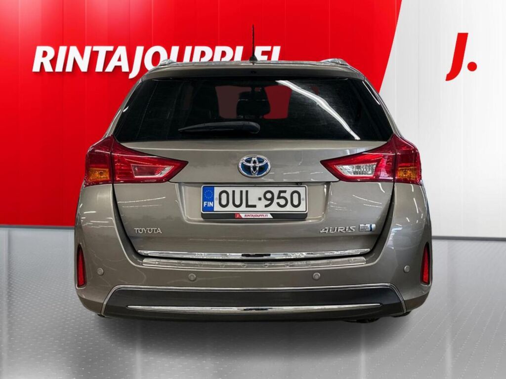 Toyota Auris 2014 Ruskea (beige)