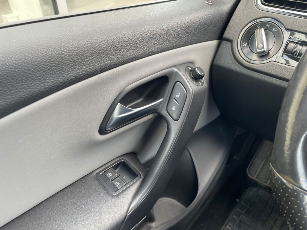 Volkswagen Polo 2014 Sininen