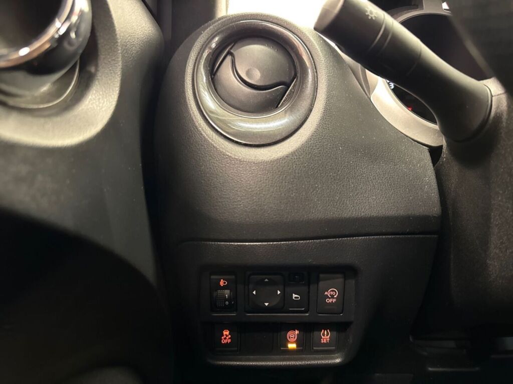 Nissan Juke 2015 Sininen