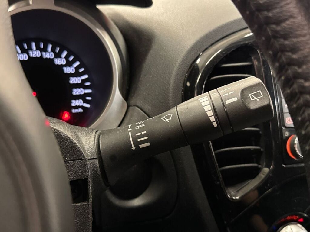 Nissan Juke 2015 Sininen