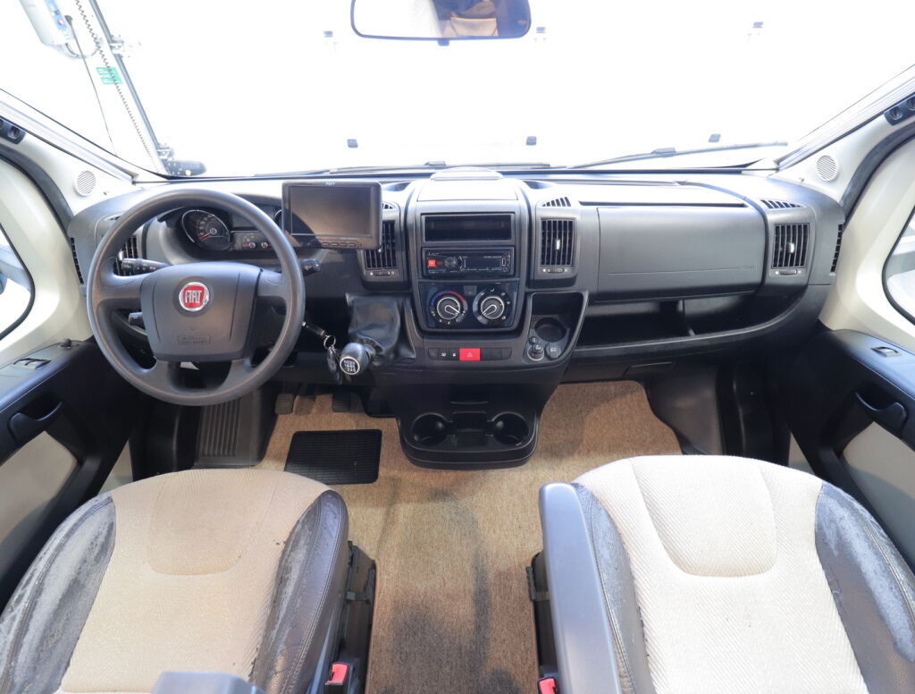 Adria Matrix Axess 670 SL 2015 Valkoinen