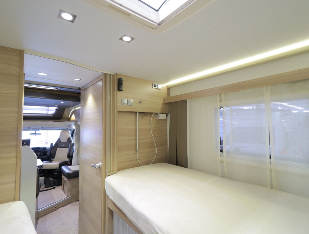 Adria Matrix Axess 670 SL 2015 Valkoinen