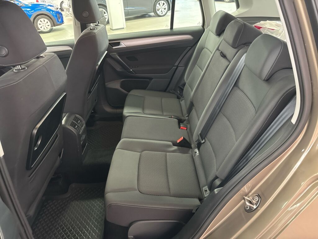 Volkswagen Golf Sportsvan 2015 Ruskea (beige)