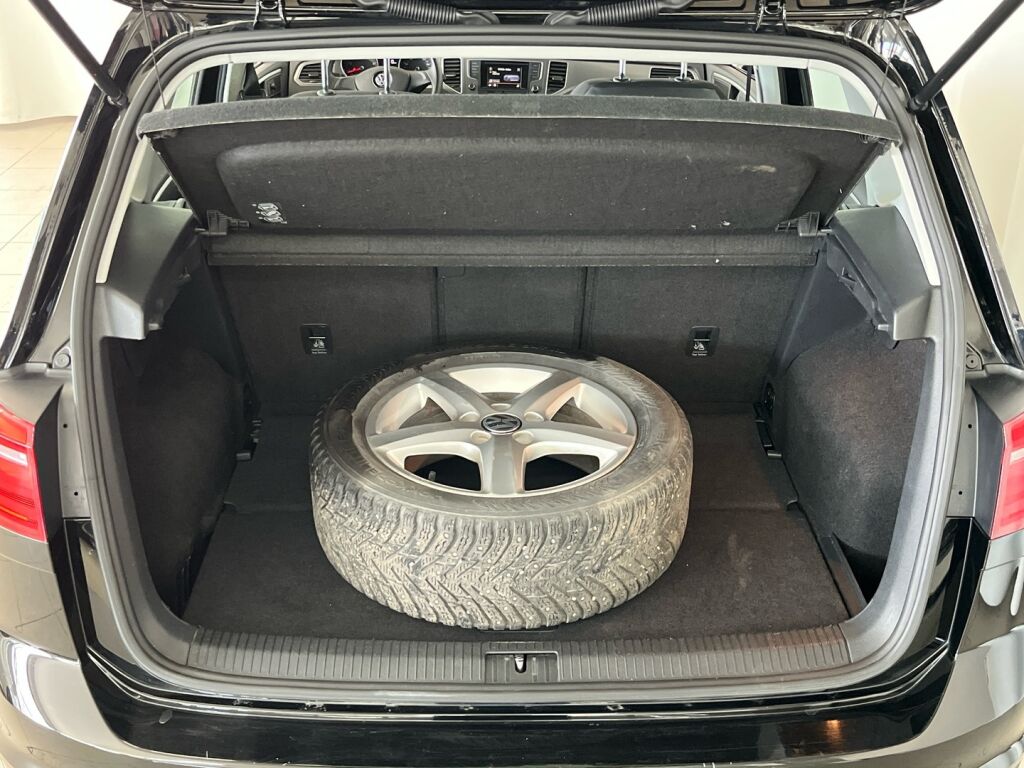 Volkswagen Golf Sportsvan 2014 Musta
