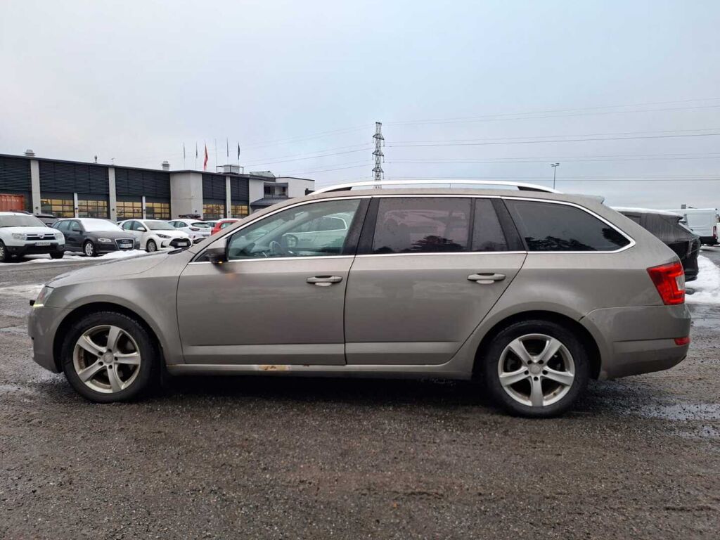 Skoda Octavia 2014 Ruskea (beige)