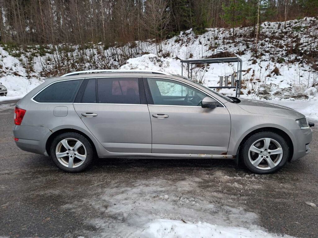 Skoda Octavia 2014 Ruskea (beige)
