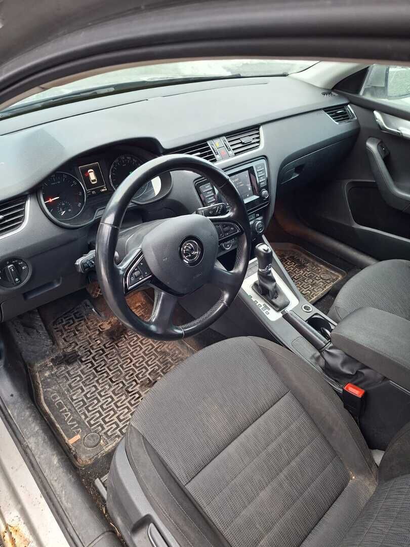 Skoda Octavia 2014 Ruskea (beige)