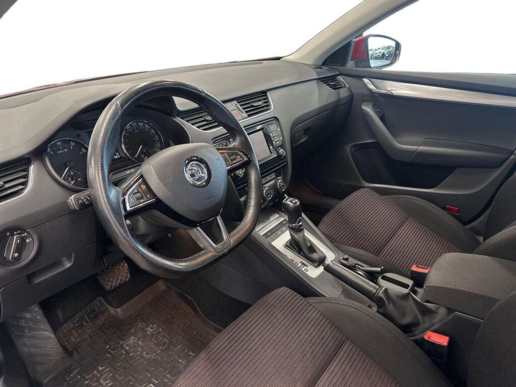 Skoda Octavia 2014 Punainen