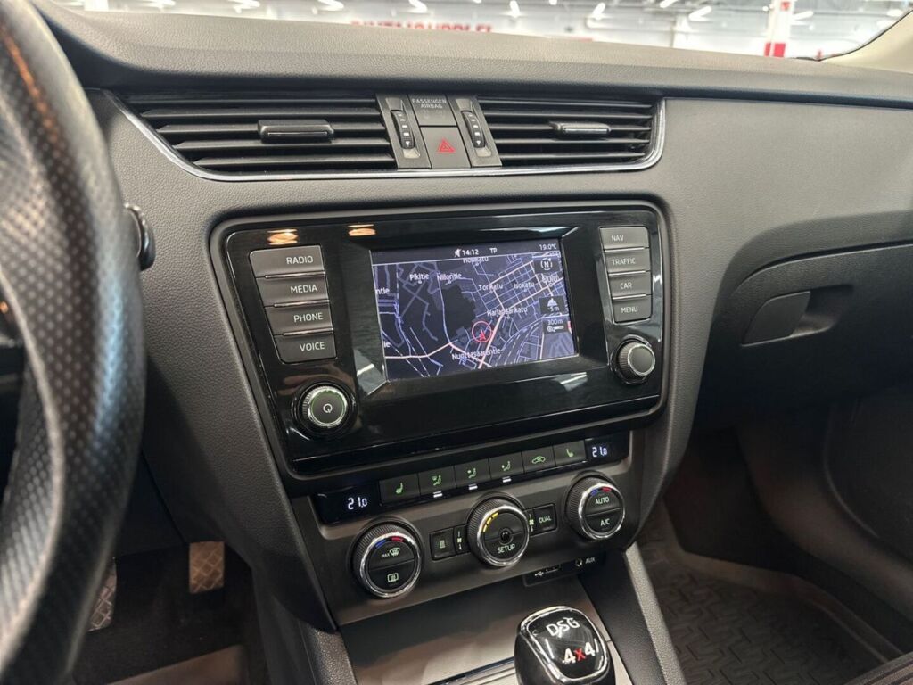Skoda Octavia 2014 Punainen
