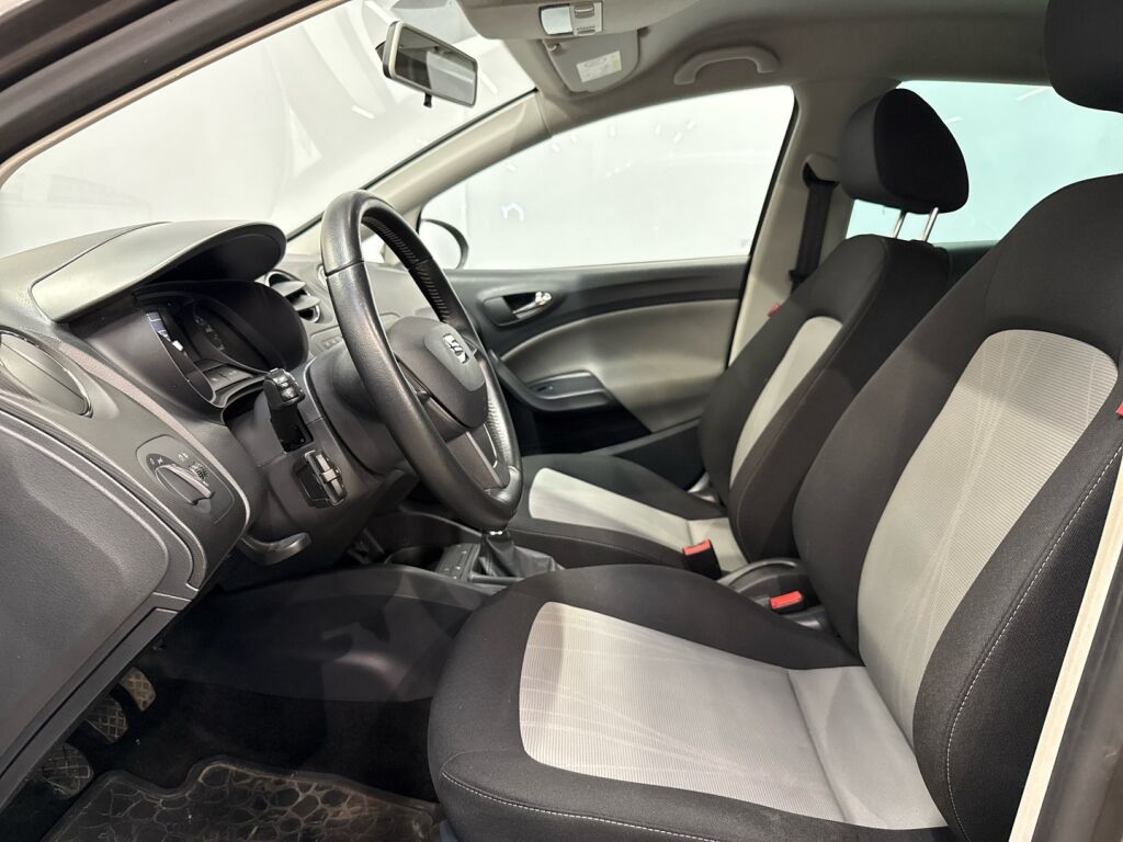 Seat Ibiza ST 2014 Harmaa