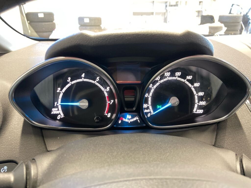 Ford Fiesta 2015 Sininen