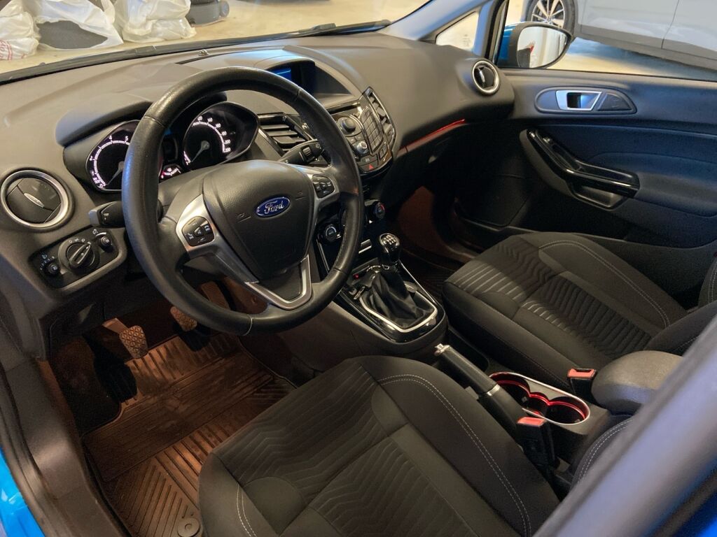 Ford Fiesta 2015 Sininen