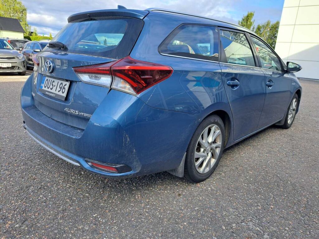 Toyota Auris 2015 Sininen