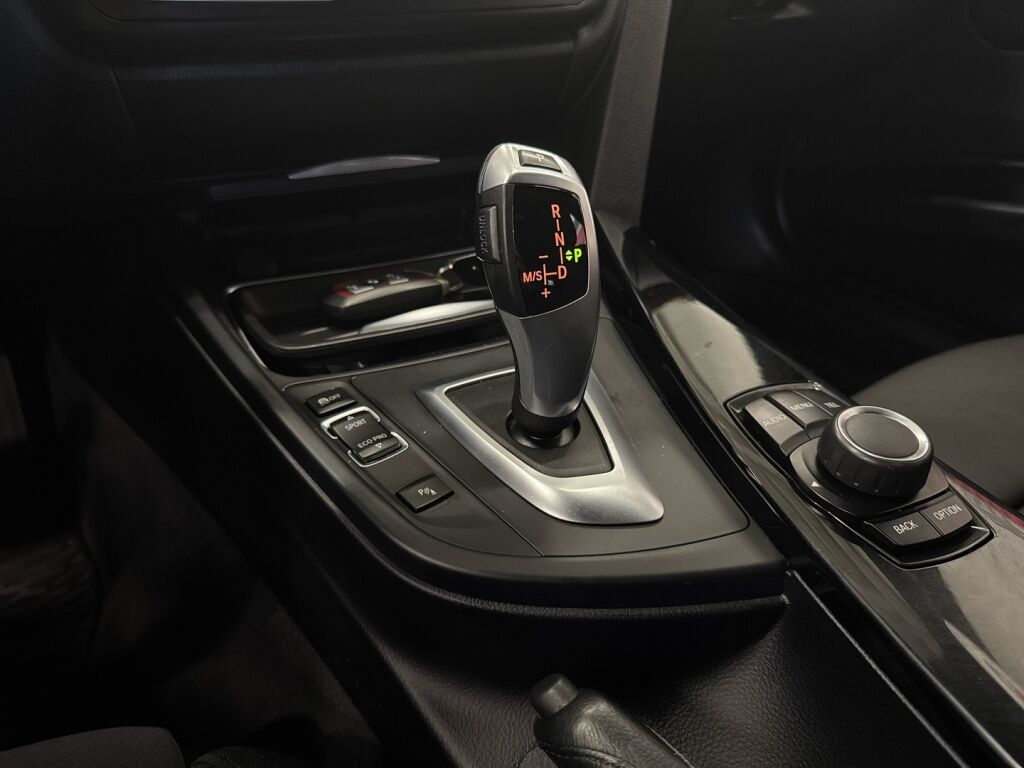 BMW 320 2016 Valkoinen