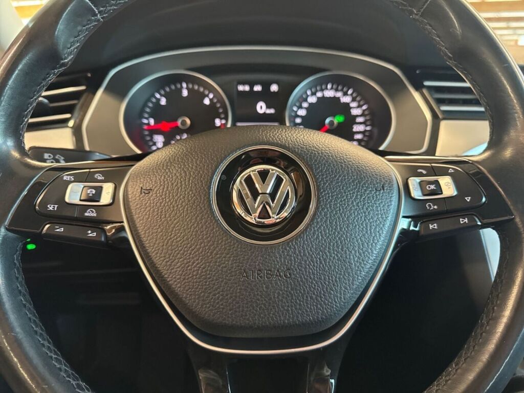 Volkswagen Passat 2016 Valkoinen