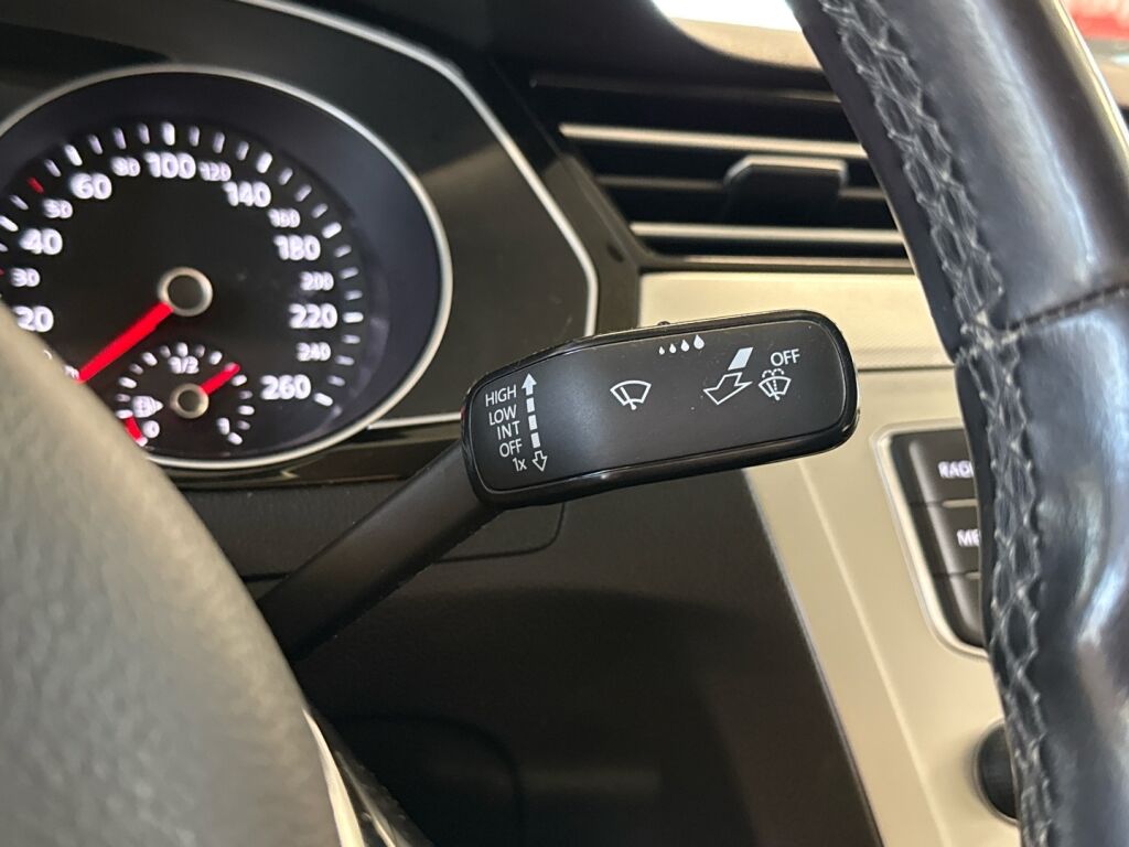 Volkswagen Passat 2015 Harmaa