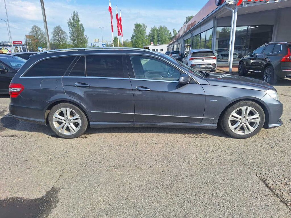 Mercedes-Benz E 2012 Harmaa