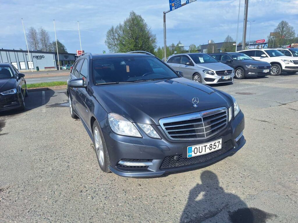 Mercedes-Benz E 2012 Harmaa