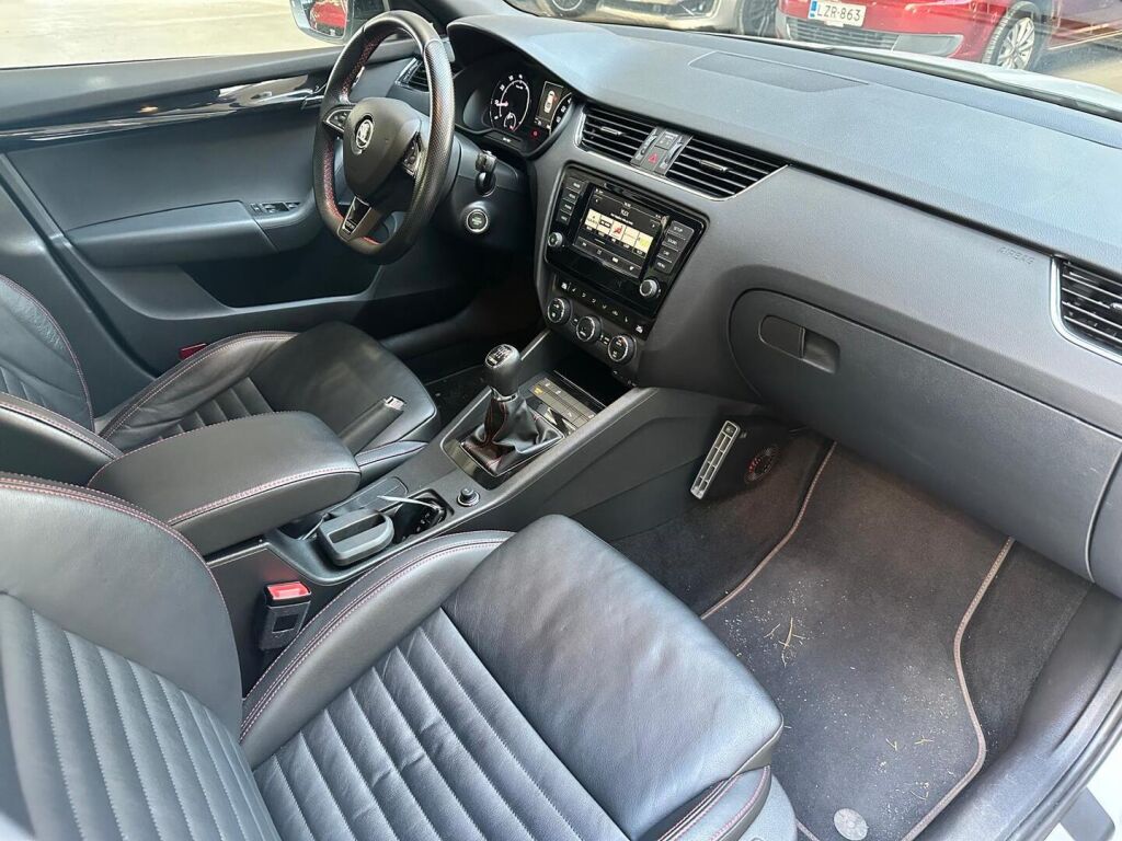 Skoda Octavia 2015 Valkoinen