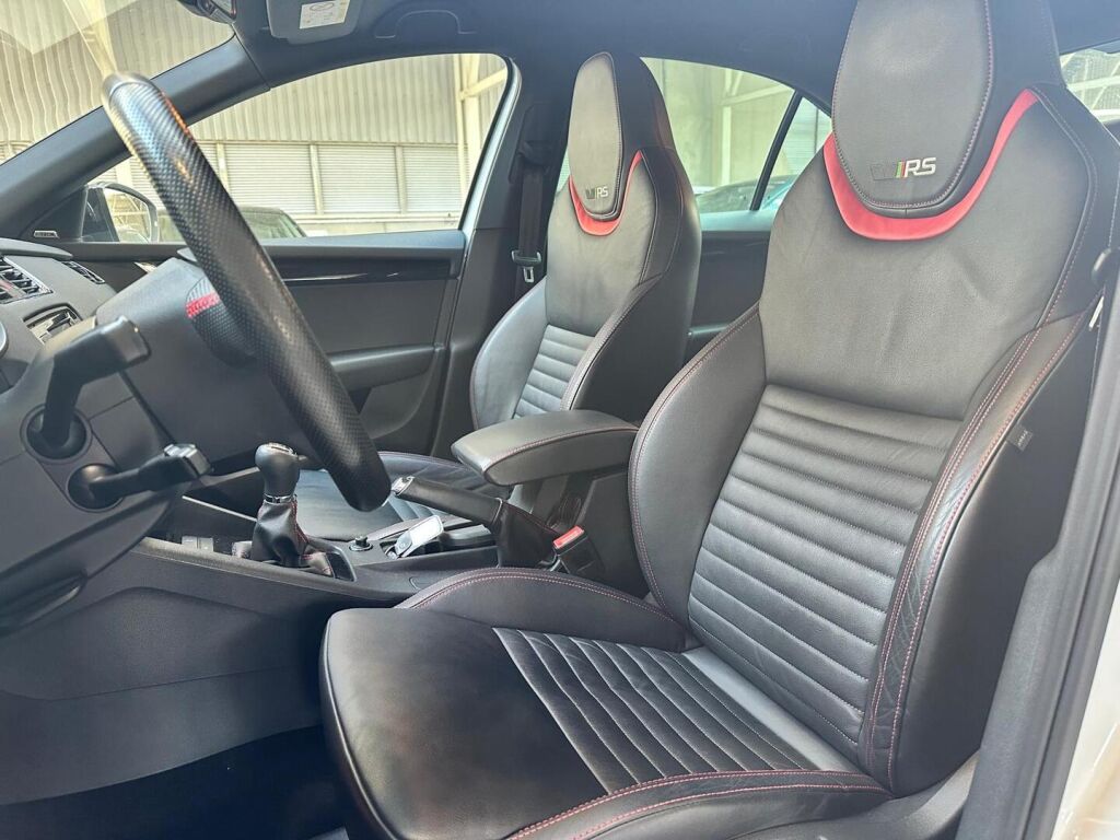Skoda Octavia 2015 Valkoinen