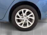 Toyota Auris 2015 Sininen