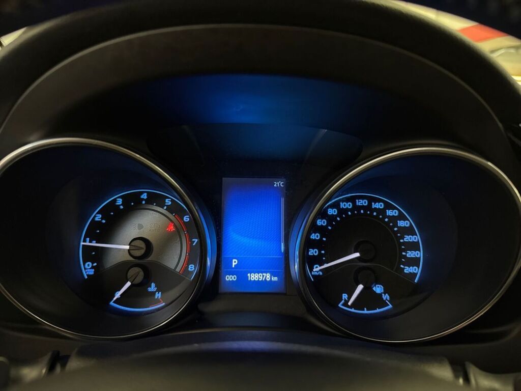 Toyota Auris 2015 Sininen