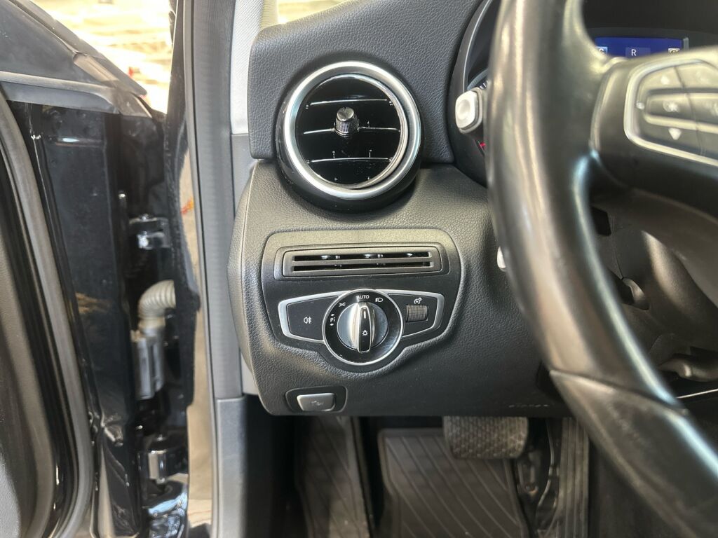 Mercedes-Benz C 2015 Musta