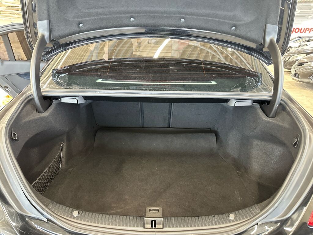 Mercedes-Benz C 2015 Musta