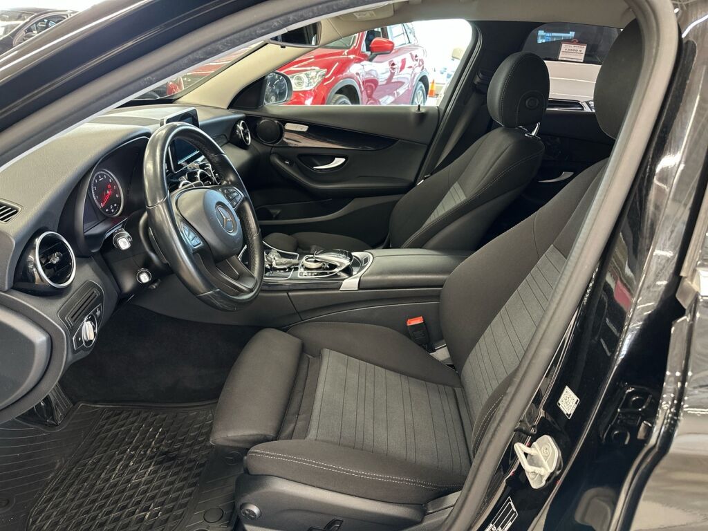 Mercedes-Benz C 2015 Musta