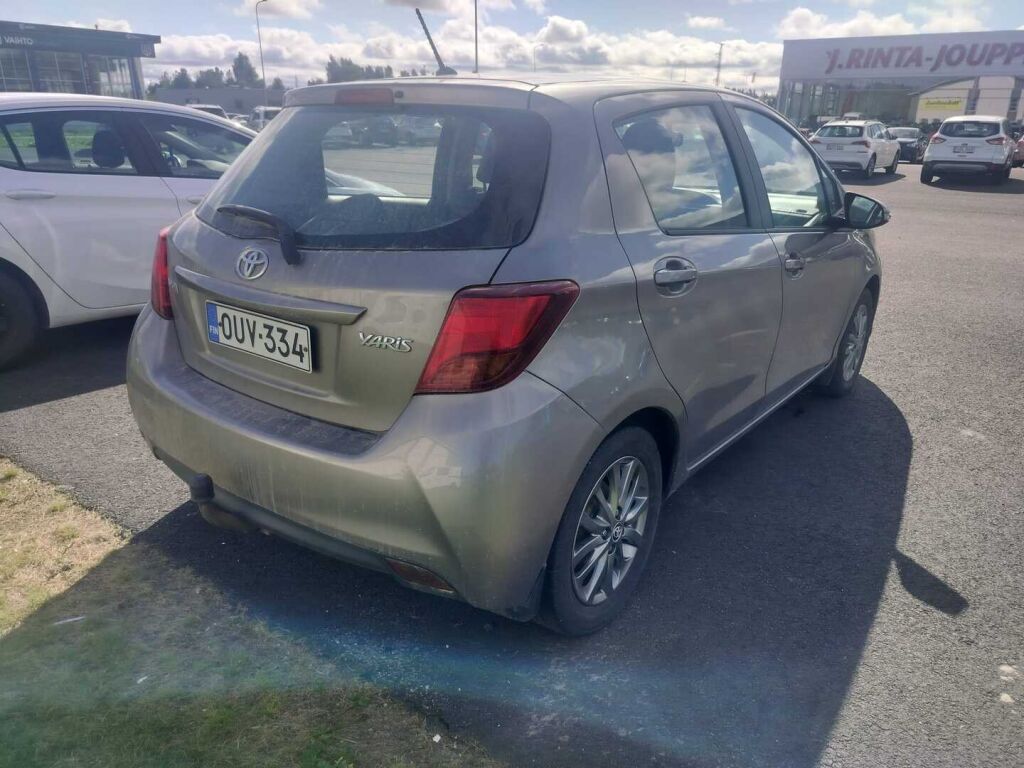 Toyota Yaris 2015 Ruskea (beige)